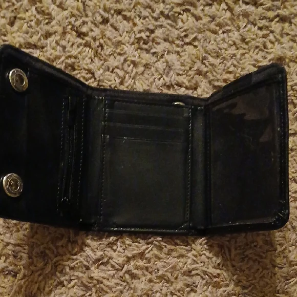 Black Skull Design Wallet - Picture 3 of 6